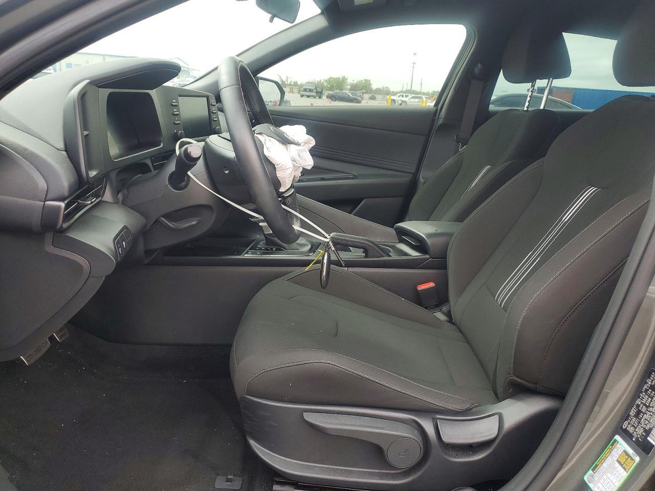 2025 HYUNDAI ELANTRA SEL SPORT — Фото 7 из 12