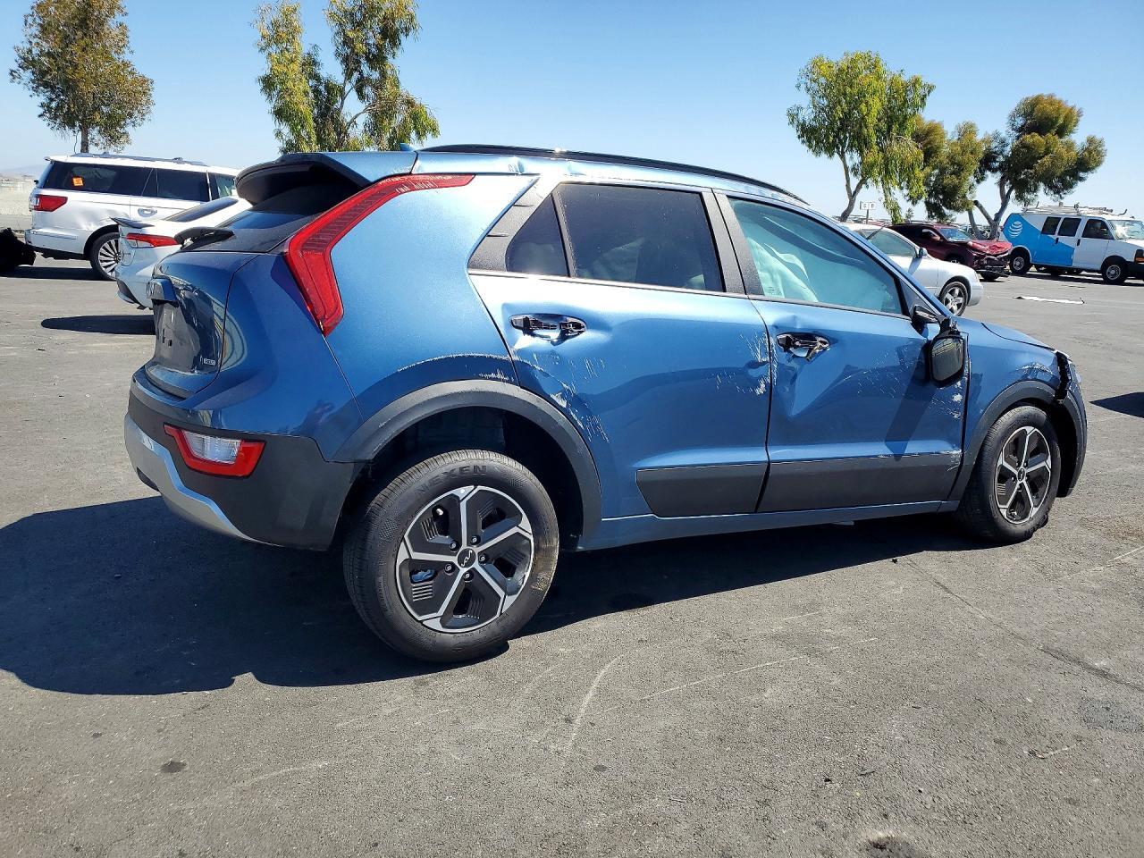 2025 KIA NIRO EX — Фото 3 из 12