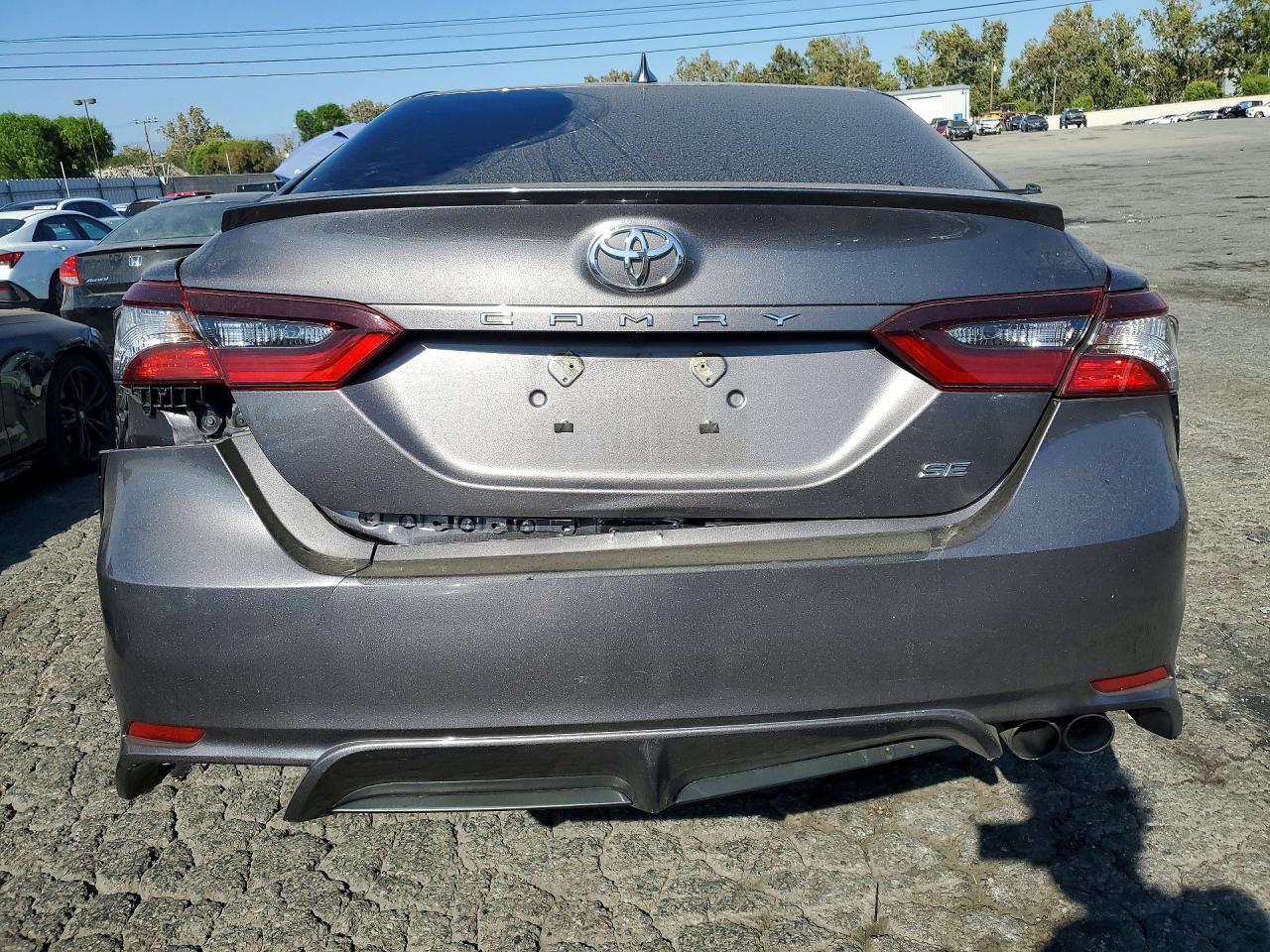 2024 TOYOTA CAMRY SE — Фото 6 из 12