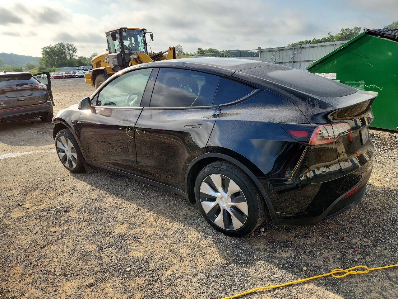 2023 TESLA MODEL Y — Фото 2 из 12