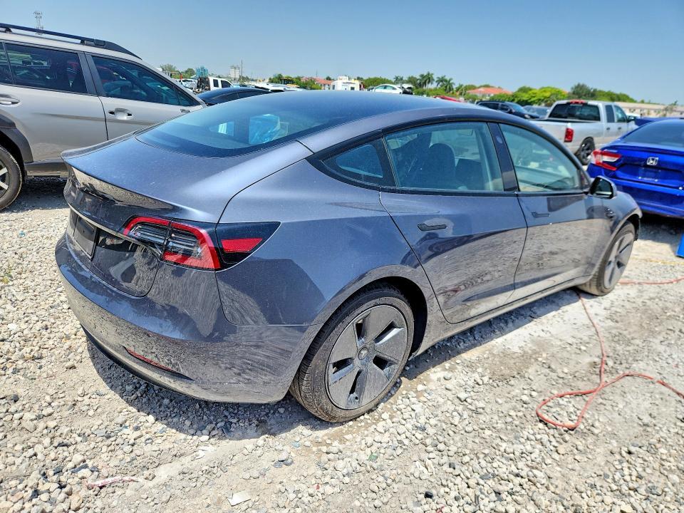 2023 TESLA MODEL 3 — Фото 3 из 13