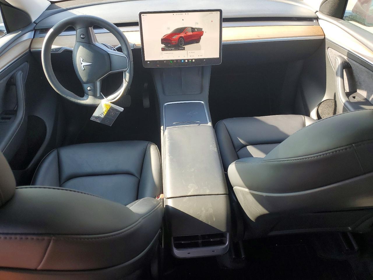 2023 TESLA MODEL Y — Фото 8 из 13