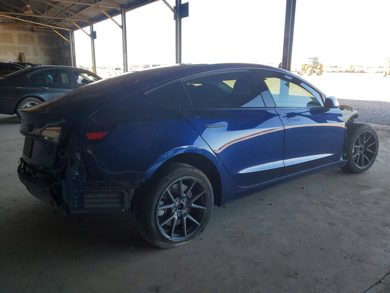 2023 TESLA MODEL 3 — Фото 3 из 13