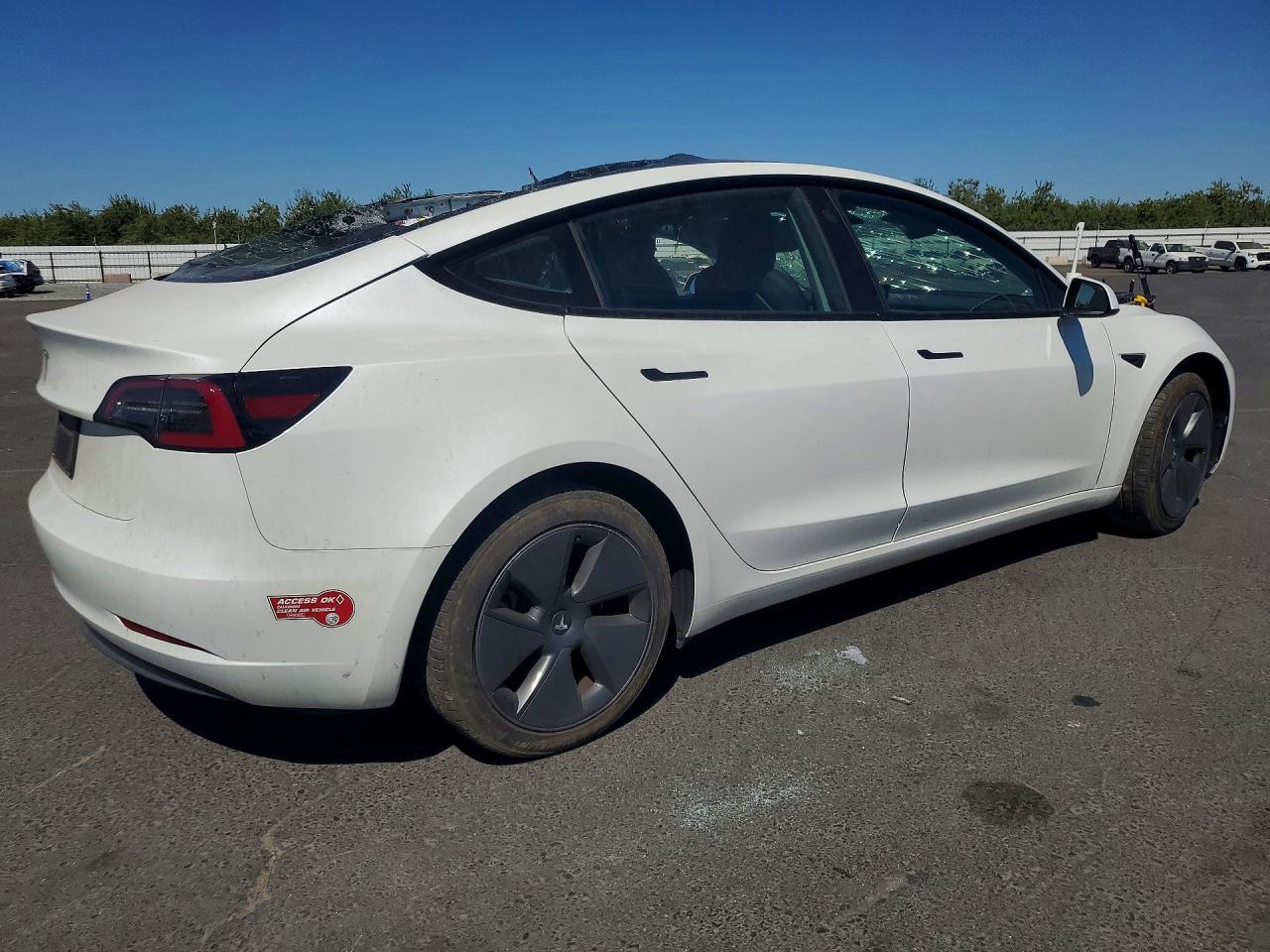 2023 TESLA MODEL 3 — Фото 3 из 12