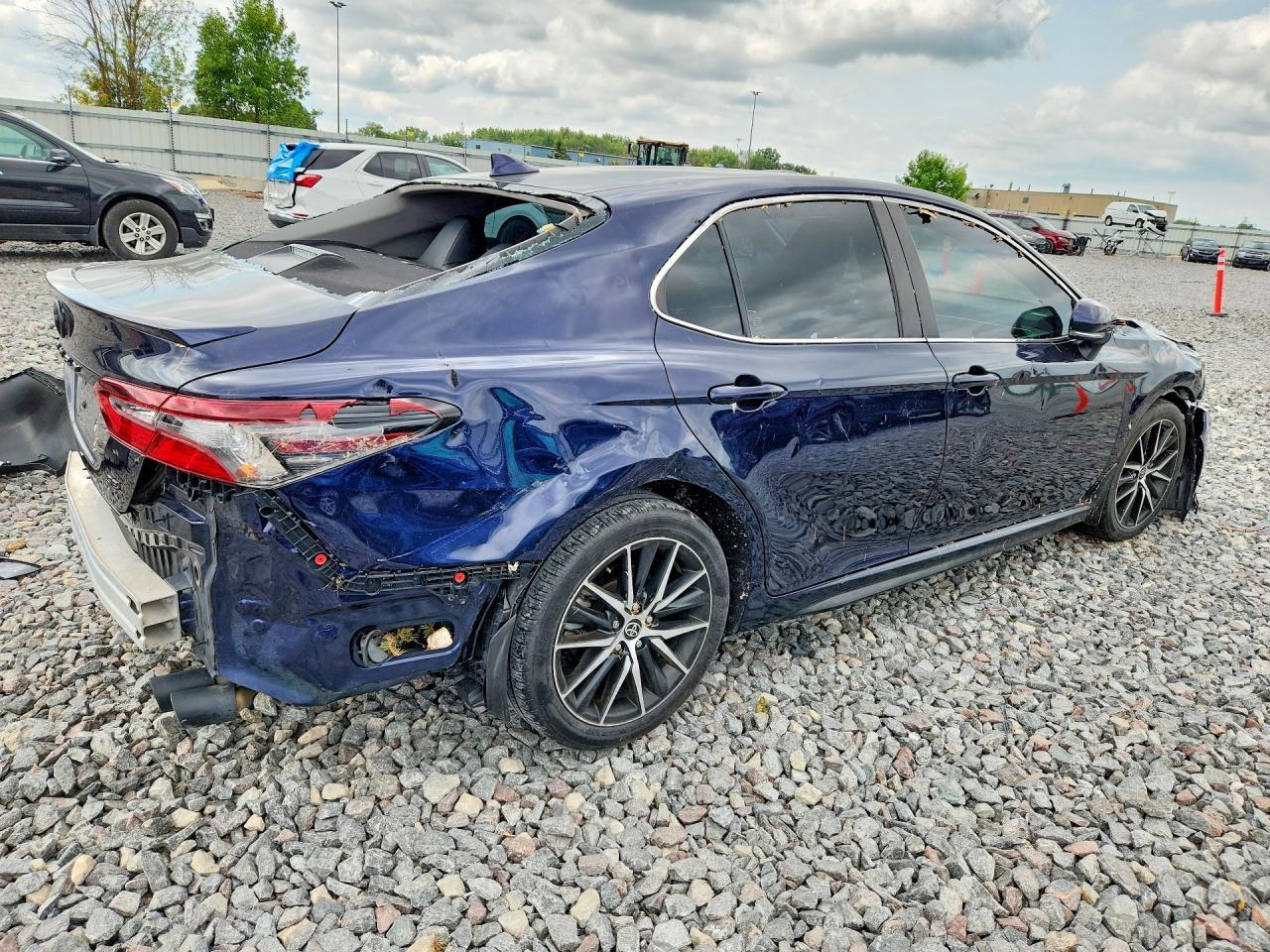 4T1G11AK0NU713526 2022 TOYOTA CAMRY photo no. 3