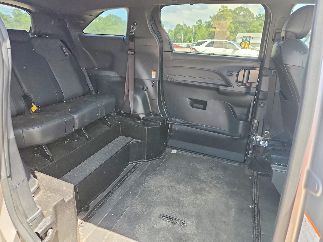 2022 TOYOTA SIENNA XSE — Фото 11 из 13
