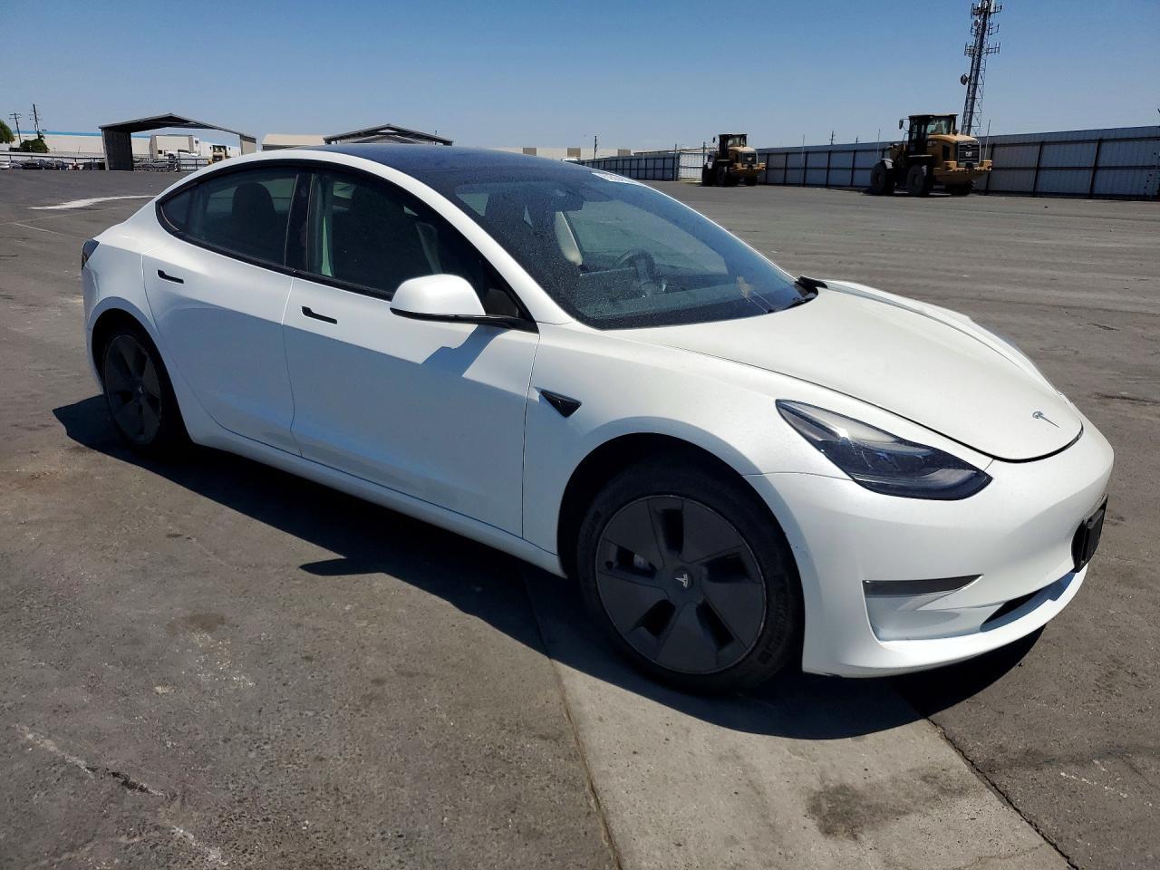 2022 TESLA MODEL 3 — Фото 4 из 12