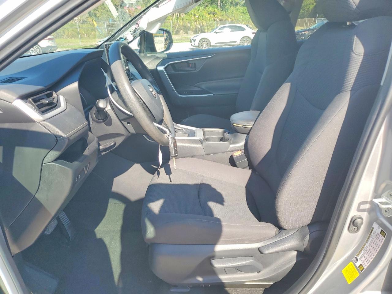 2T3H1RFV2MW125378 2021 TOYOTA RAV4 photo no. 7