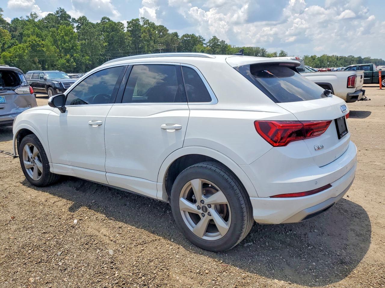 2021 AUDI Q3 PREMIUM 40 — Фото 2 из 12