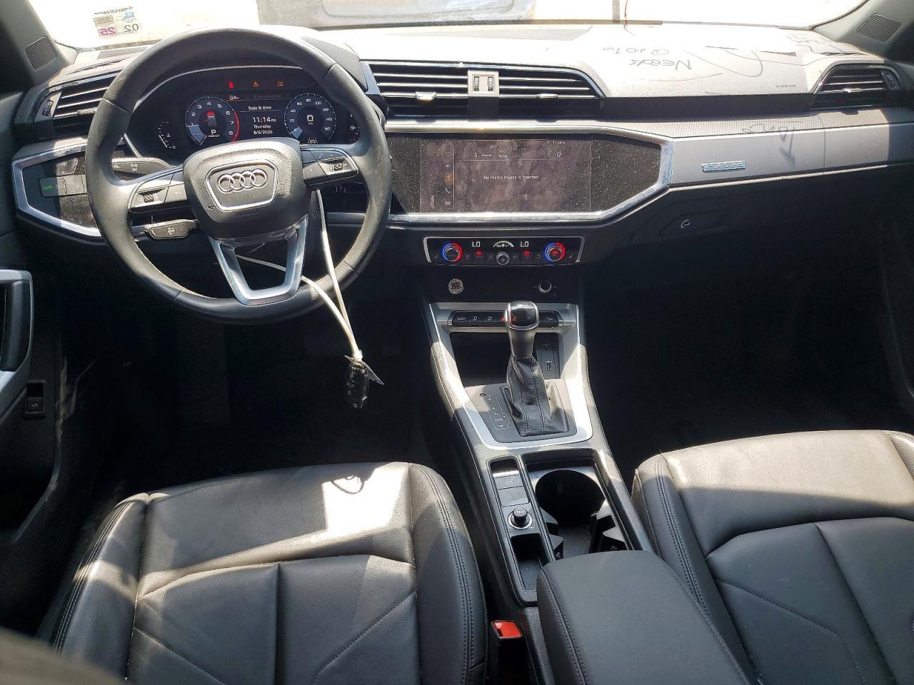 2021 AUDI Q3 PREMIUM 40 — Фото 8 из 12
