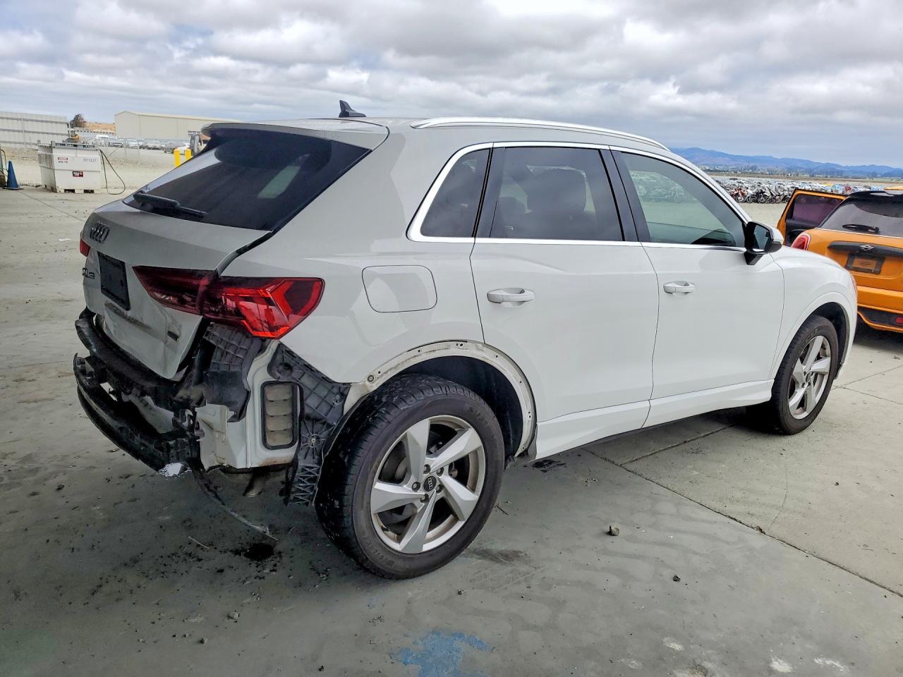 WA1AUCF3XM1065475 2021 AUDI Q3 photo no. 3