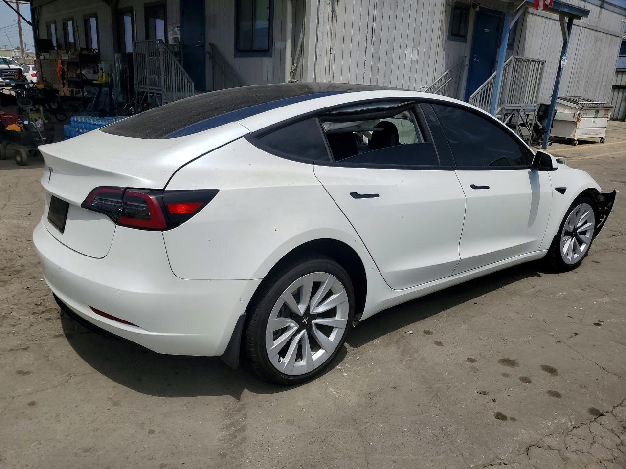 2021 TESLA MODEL 3 — Фото 3 из 12