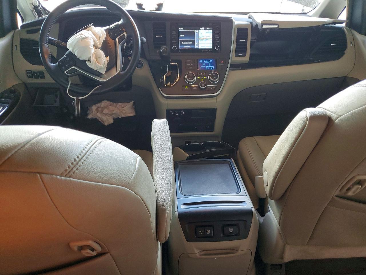 2020 TOYOTA SIENNA XLE PREMIUM 8-PASSENGER — Фото 8 из 13