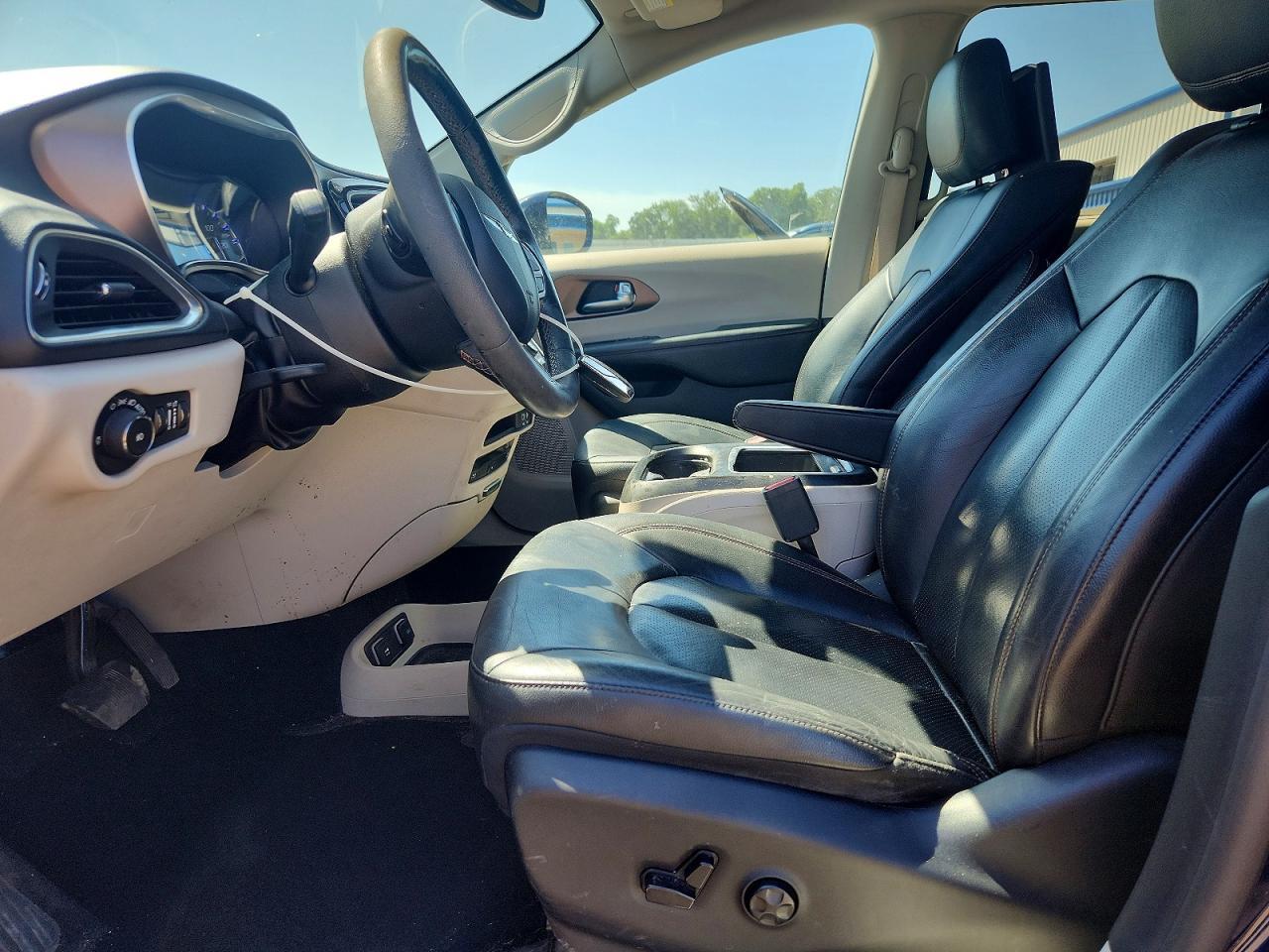 2019 CHRYSLER PACIFICA TOURING L PLUS — Фото 7 из 13
