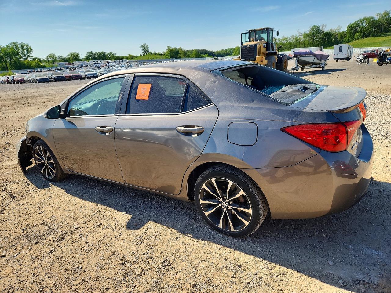 2019 TOYOTA COROLLA SE — Фото 2 из 12