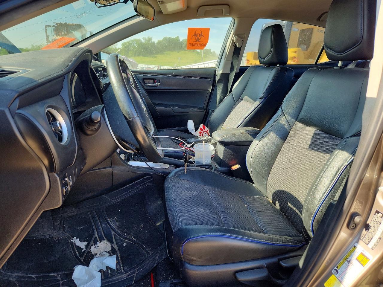 2019 TOYOTA COROLLA SE — Фото 7 из 12