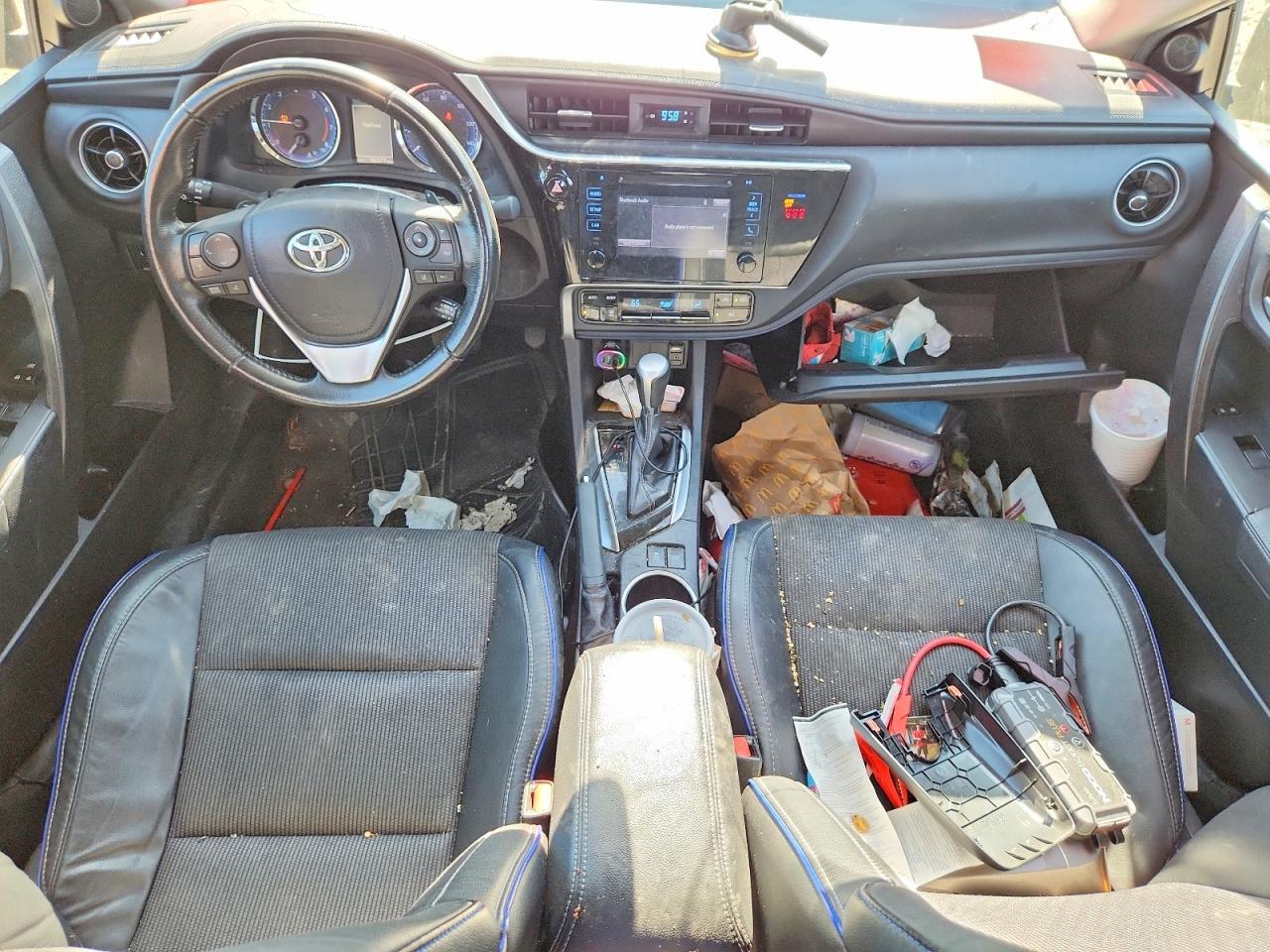 2019 TOYOTA COROLLA SE — Фото 8 из 12
