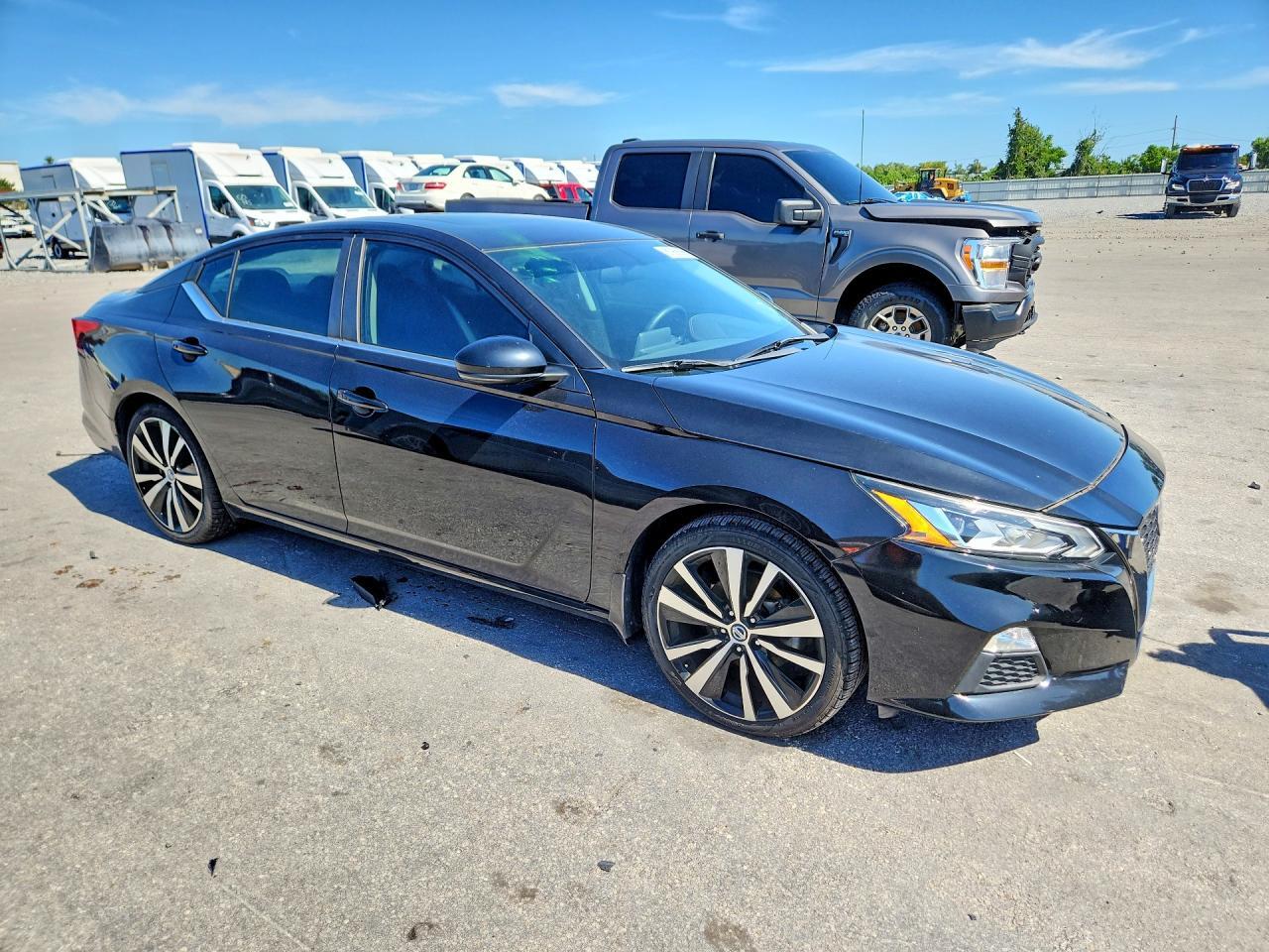 2019 NISSAN ALTIMA — Фото 4 из 12
