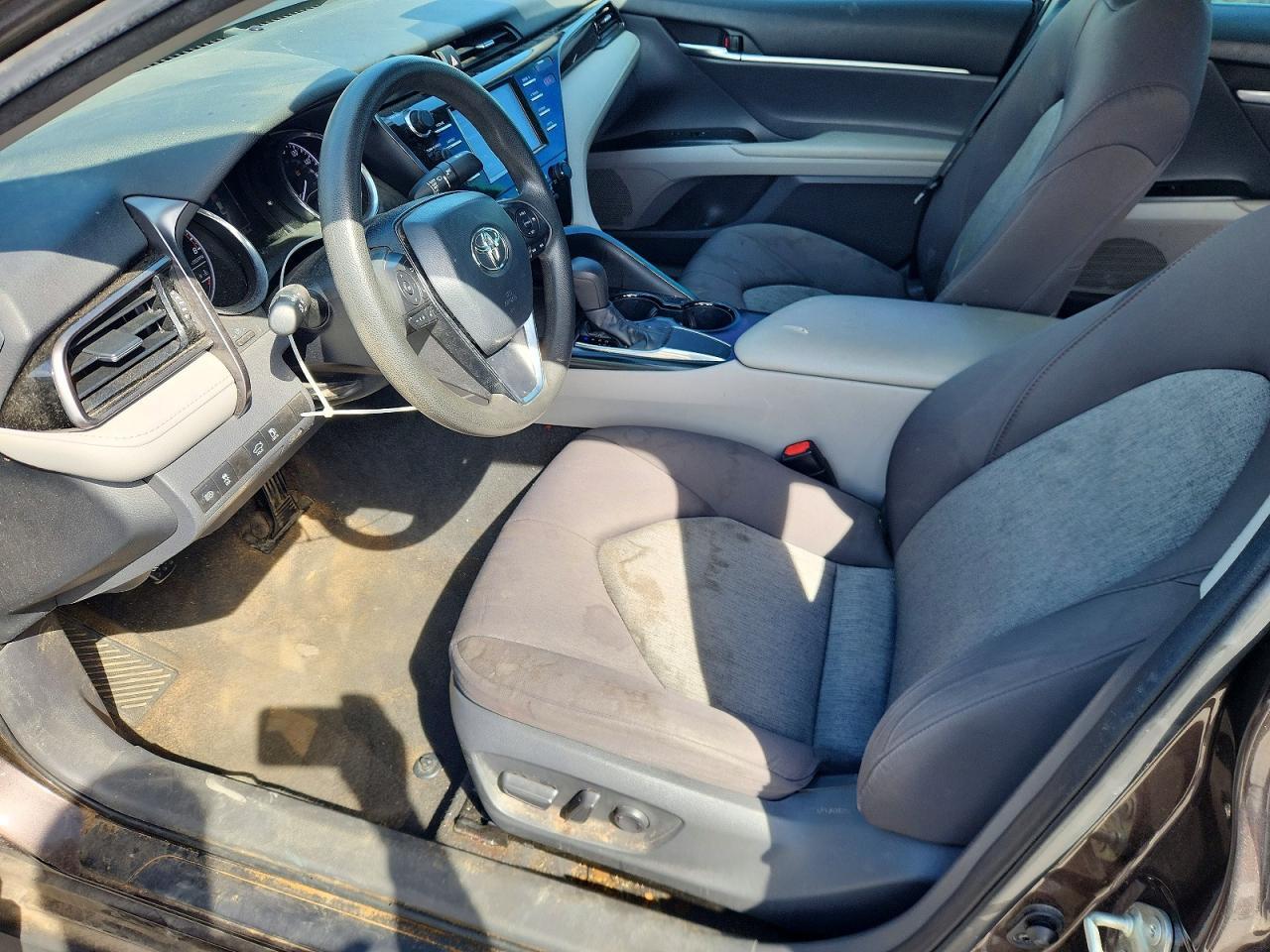 2019 TOYOTA CAMRY LE — Фото 7 из 13