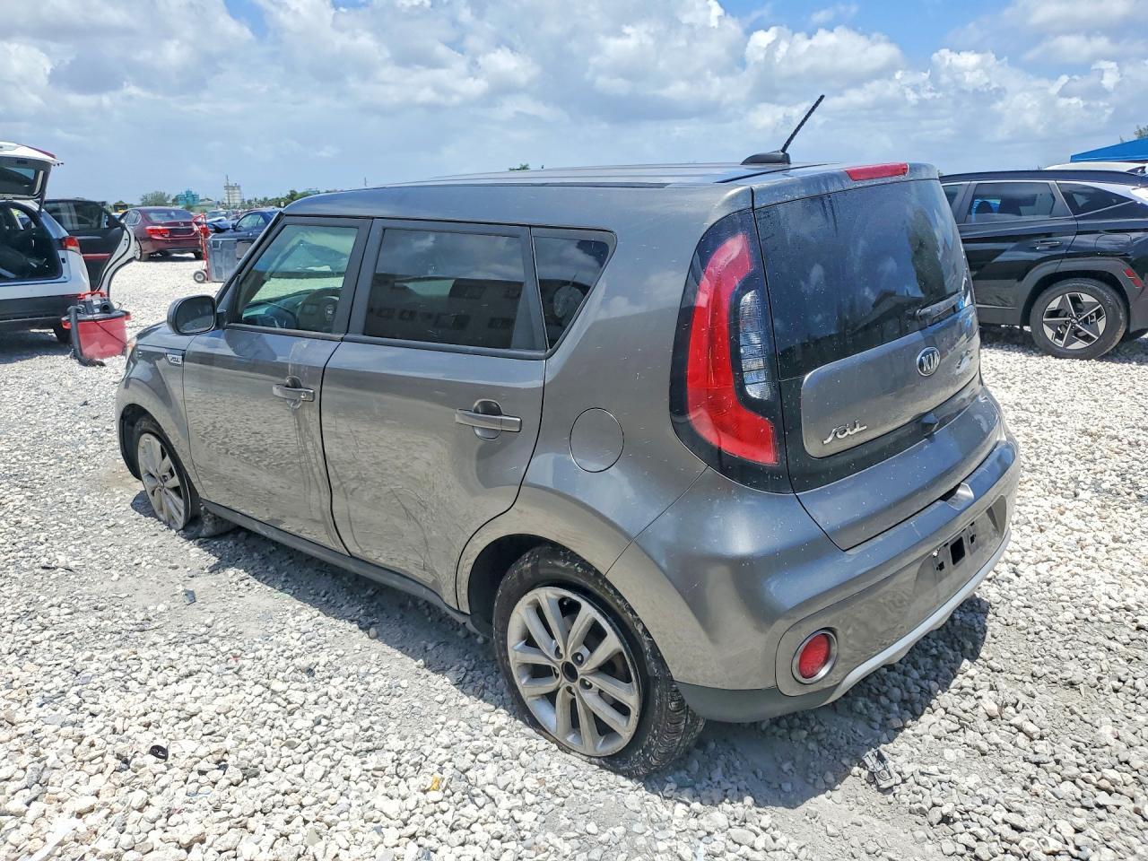 2019 KIA SOUL + — Фото 2 из 12
