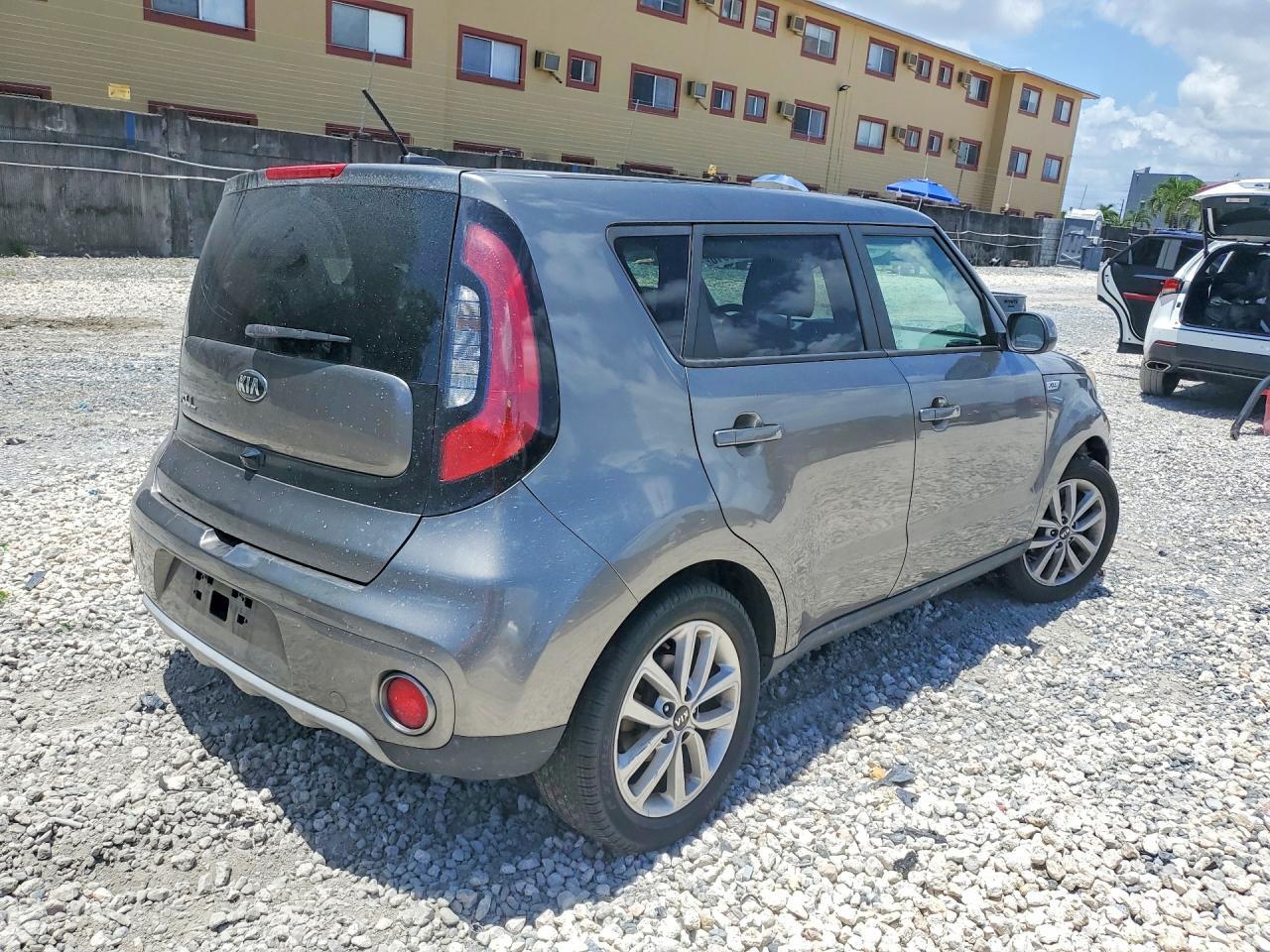 2019 KIA SOUL + — Фото 3 из 12