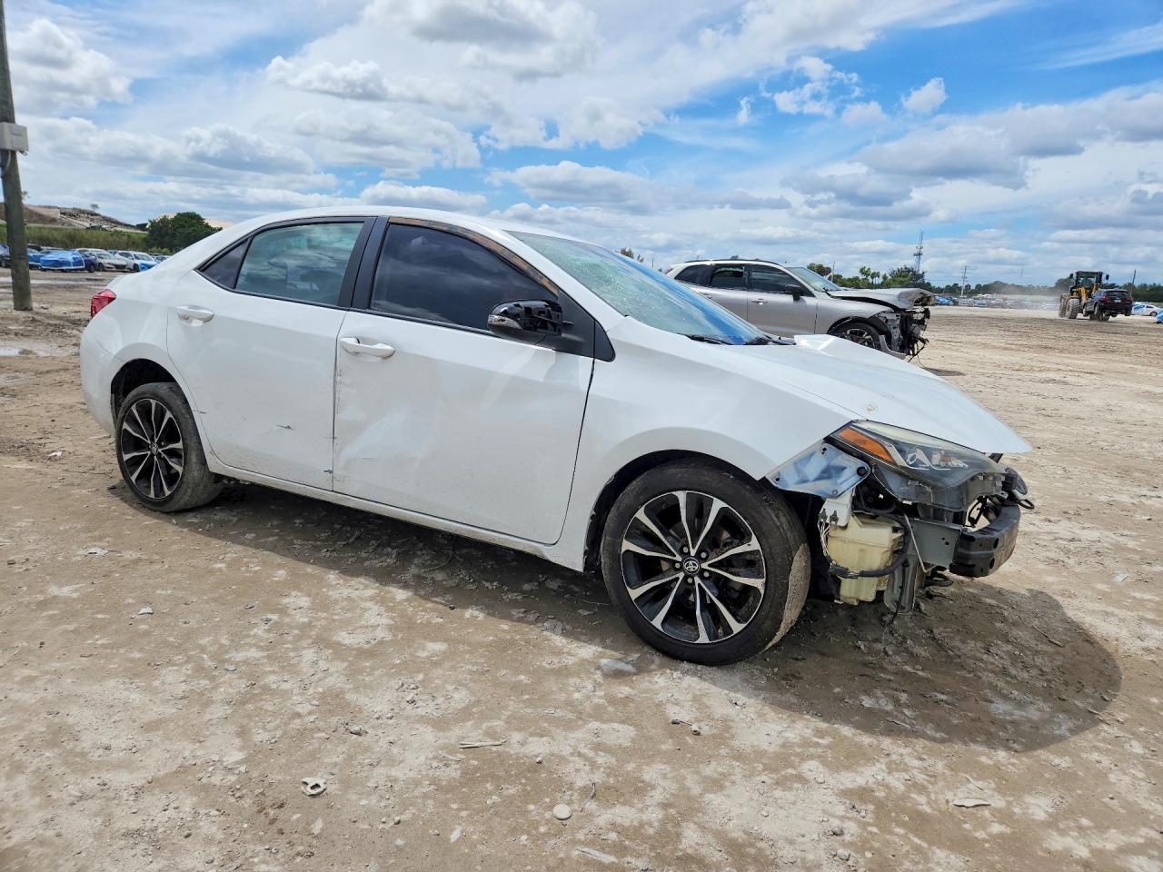 2019 TOYOTA COROLLA L — Фото 4 из 13