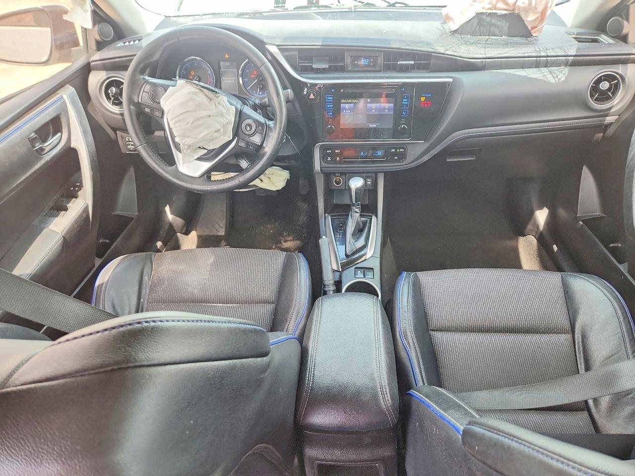 2019 TOYOTA COROLLA L — Фото 8 из 13