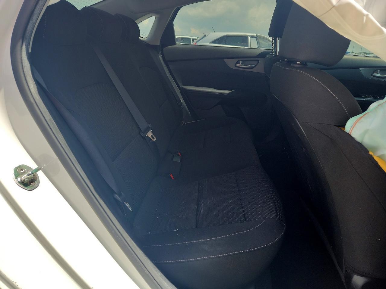 2019 KIA FORTE FE — Фото 10 из 12