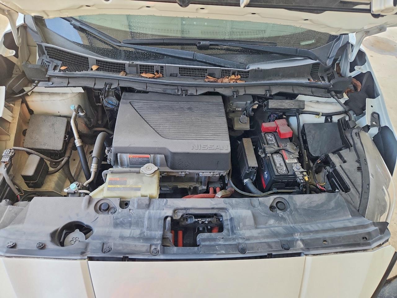 2019 NISSAN LEAF SV — Фото 11 из 12