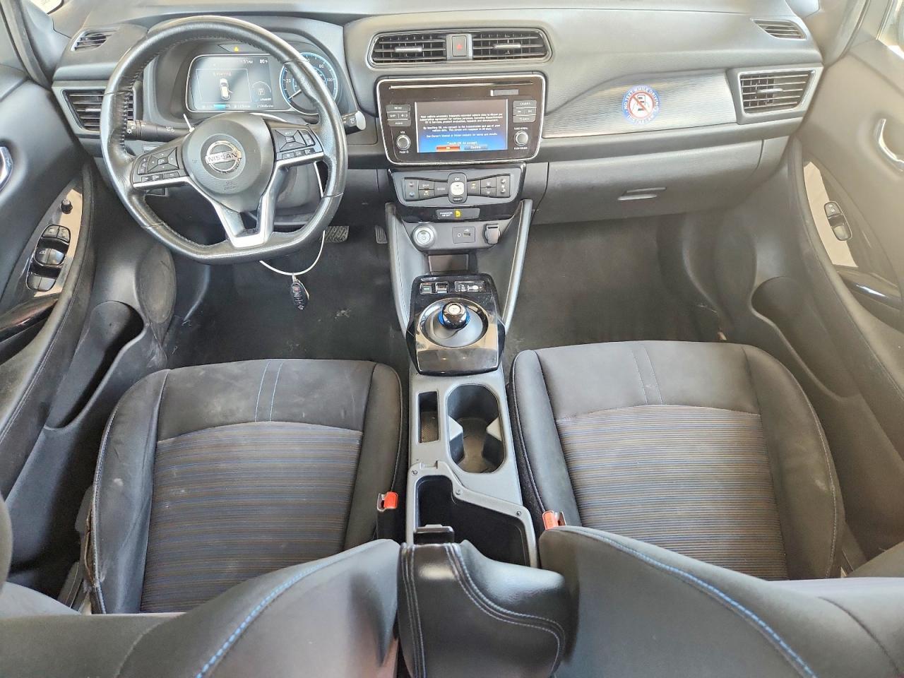 2019 NISSAN LEAF SV — Фото 8 из 12