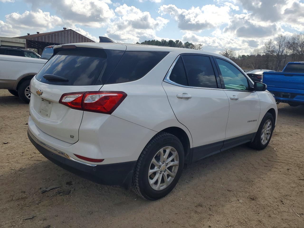 2GNAXKEV8K6222674 2019 CHEVROLET EQUINOX photo no. 3