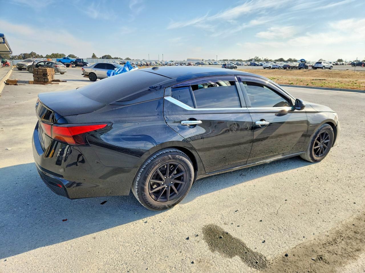 2019 NISSAN ALTIMA S — Фото 3 из 12