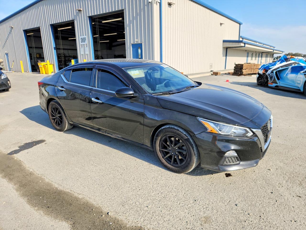 2019 NISSAN ALTIMA S — Фото 4 из 12
