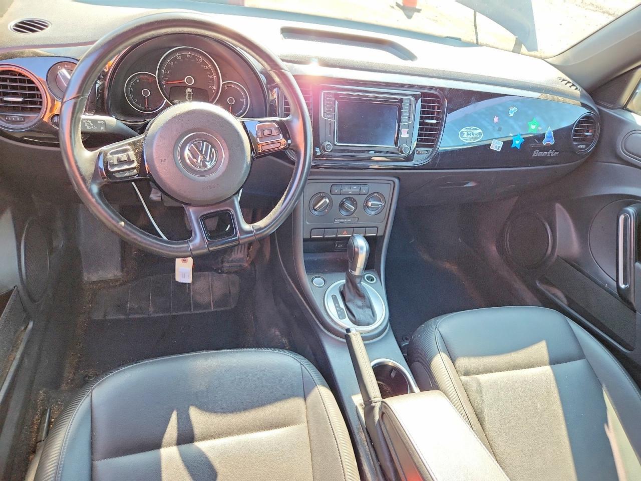 2018 VOLKSWAGEN BEETLE S — Фото 8 из 12