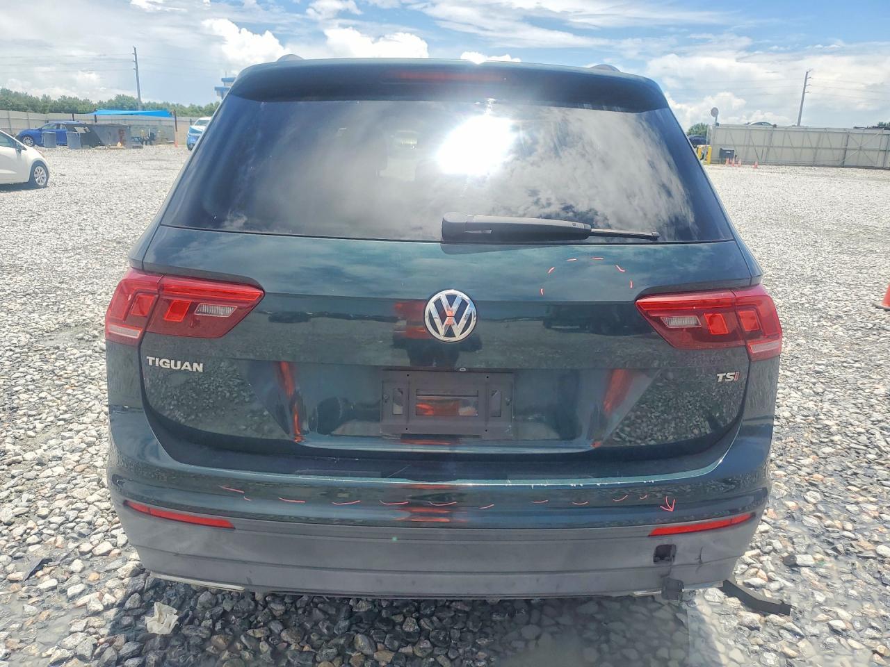 2018 VOLKSWAGEN TIGUAN S — Фото 6 из 13