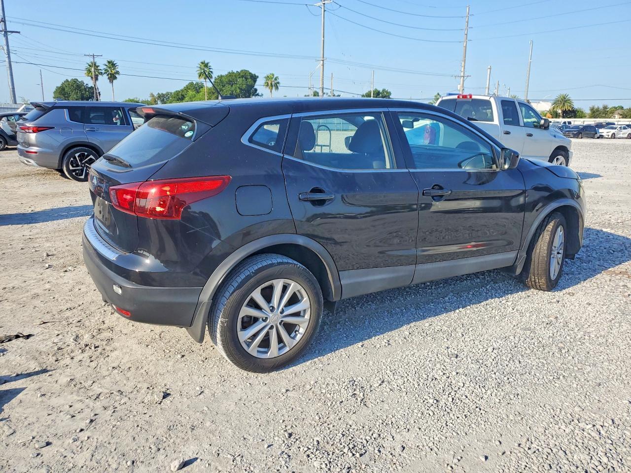 2018 NISSAN ROGUE SPORT S — Фото 3 из 14