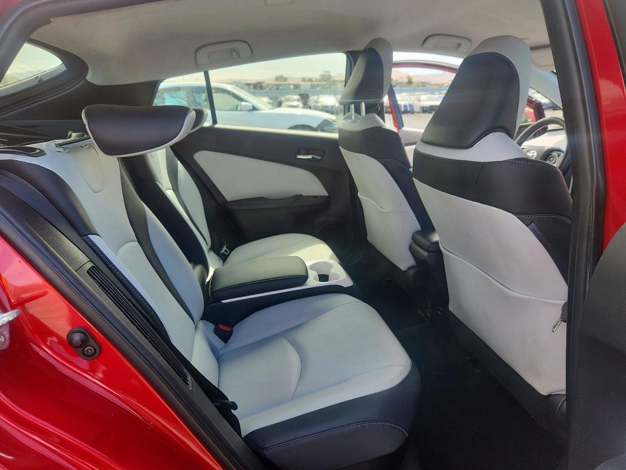 2018 TOYOTA PRIUS PRIME PREMIUM — Фото 10 из 12