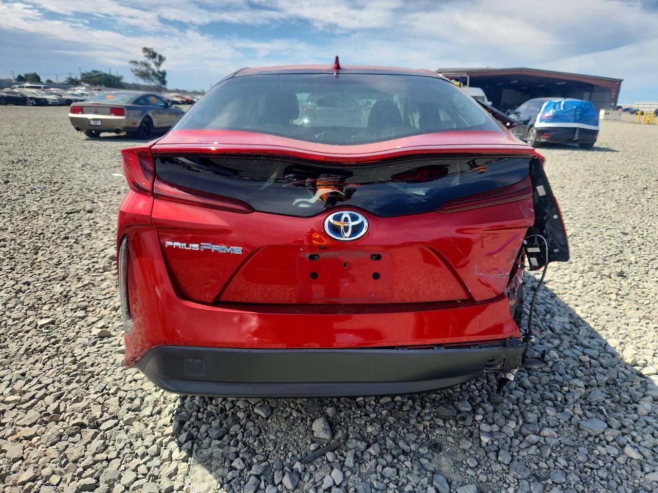 2018 TOYOTA PRIUS PRIME PREMIUM — Фото 6 из 12