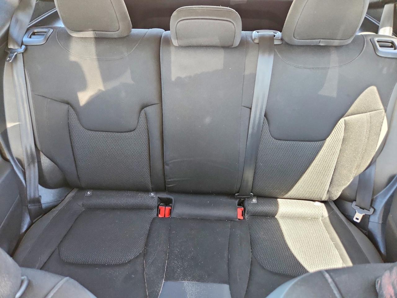 2018 JEEP RENEGADE LATITUDE — Фото 10 из 13
