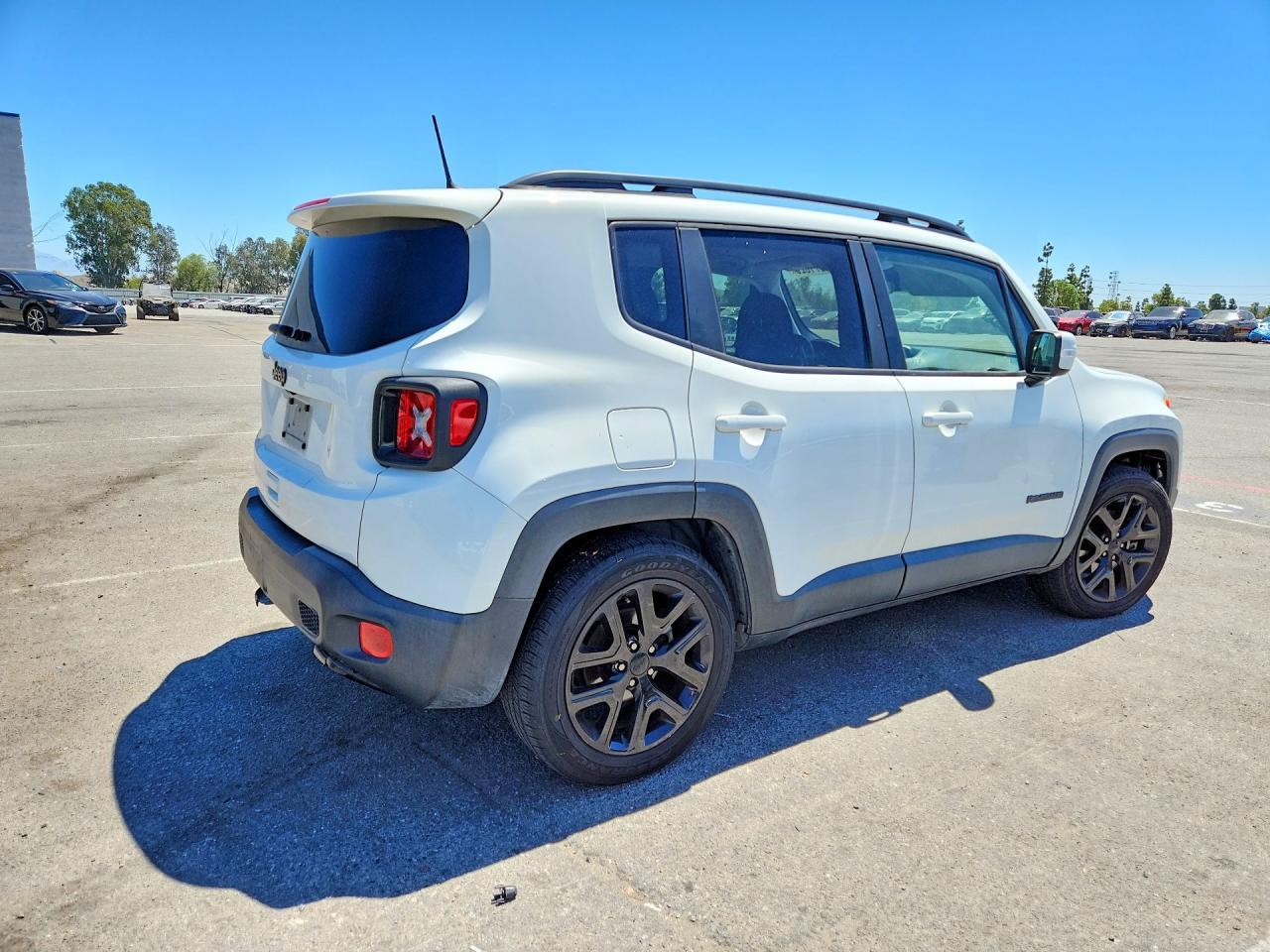 2018 JEEP RENEGADE LATITUDE — Фото 3 из 13
