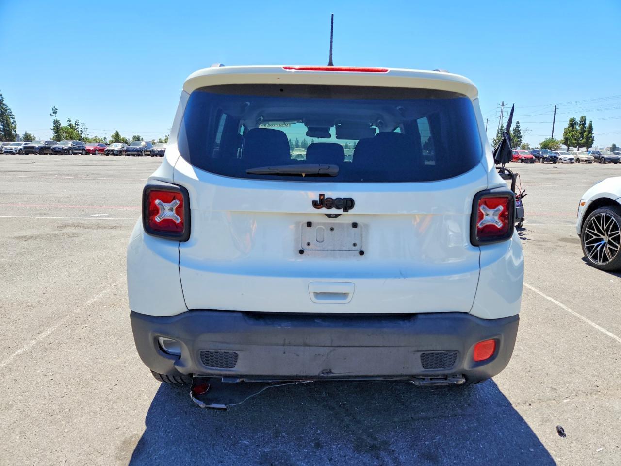 2018 JEEP RENEGADE LATITUDE — Фото 6 из 13