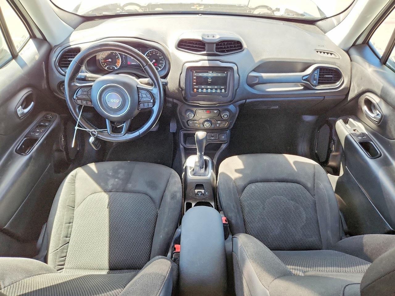 2018 JEEP RENEGADE LATITUDE — Фото 8 из 13