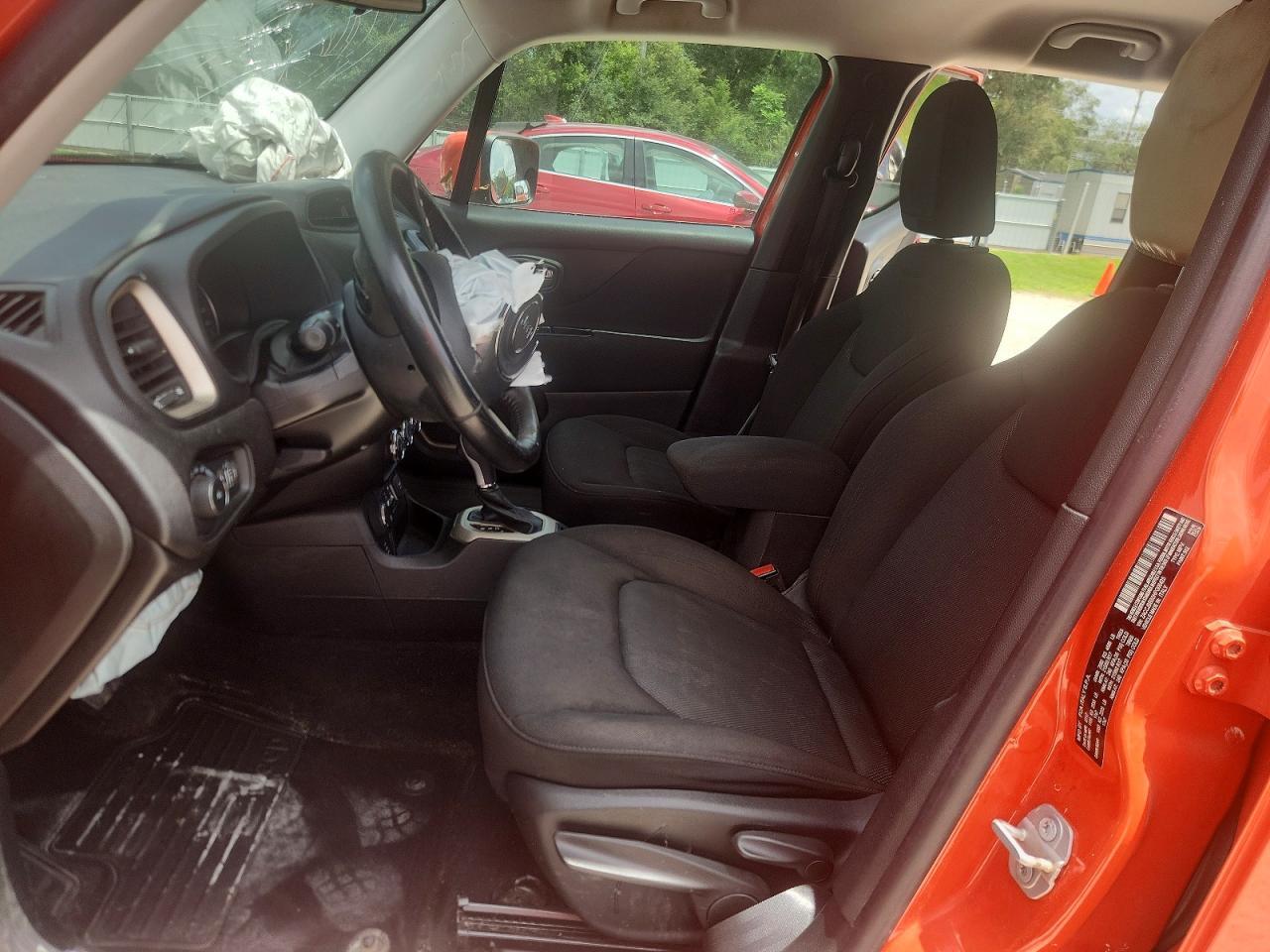 2017 JEEP RENEGADE LATITUDE — Фото 7 из 13