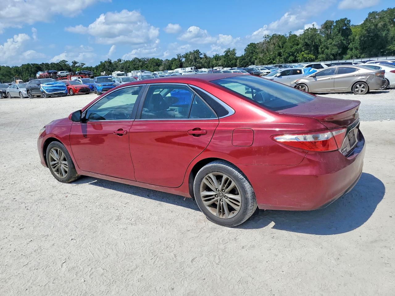 2017 TOYOTA CAMRY SE — Фото 2 из 12