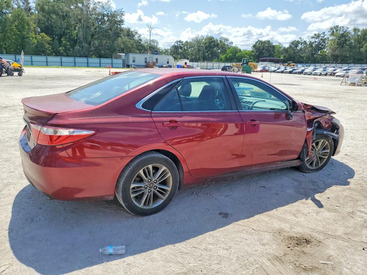 2017 TOYOTA CAMRY SE — Фото 3 из 12