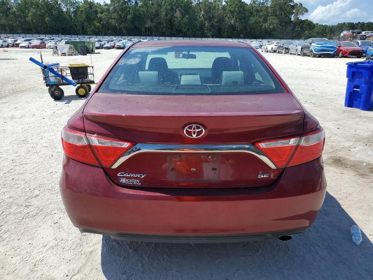 2017 TOYOTA CAMRY SE — Фото 6 из 12