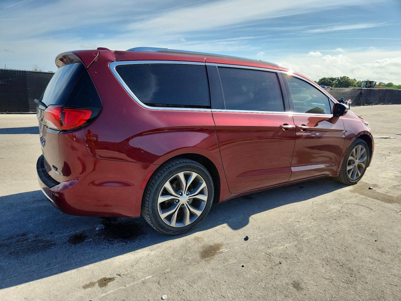 2017 CHRYSLER PACIFICA LIMITED — Фото 3 из 13