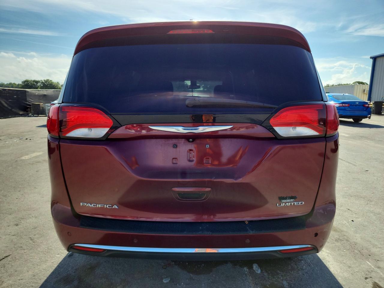 2017 CHRYSLER PACIFICA LIMITED — Фото 6 из 13