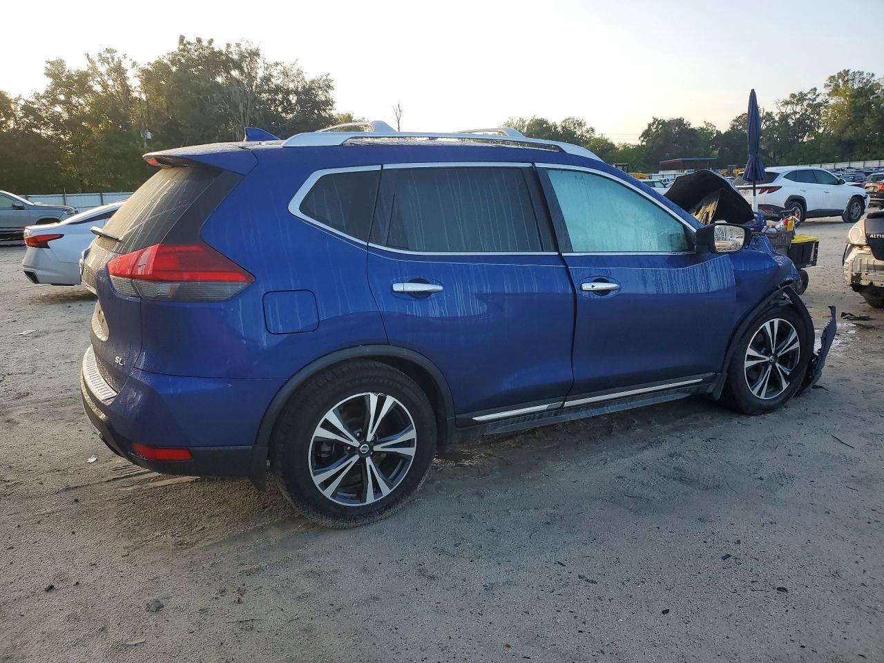 2017 NISSAN ROGUE SL — Фото 3 из 13