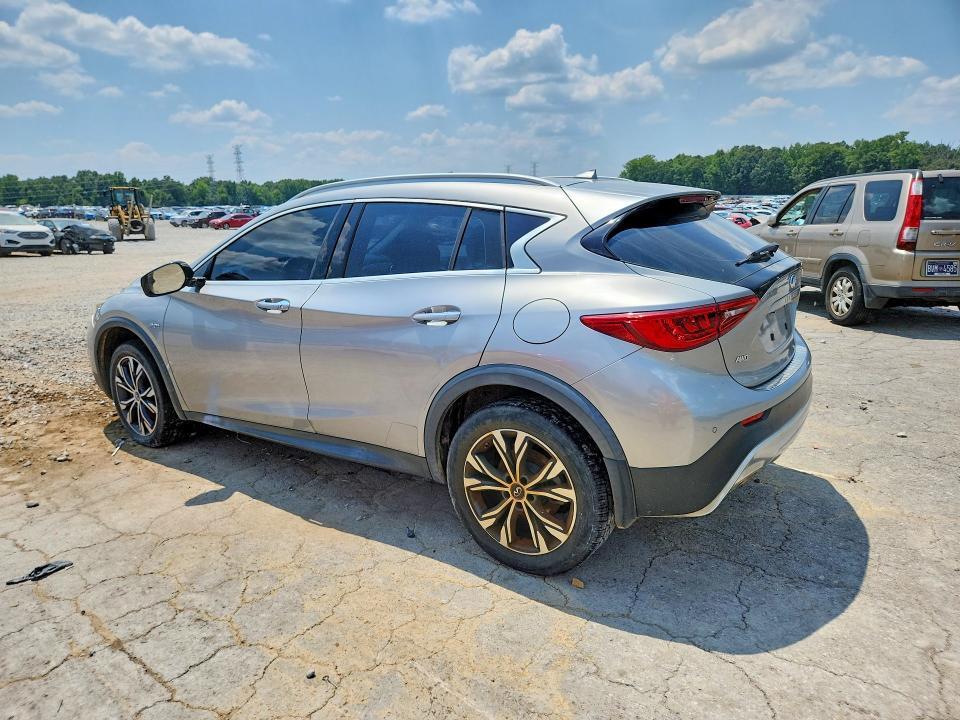 2017 INFINITI QX30 BASE — Фото 2 из 12